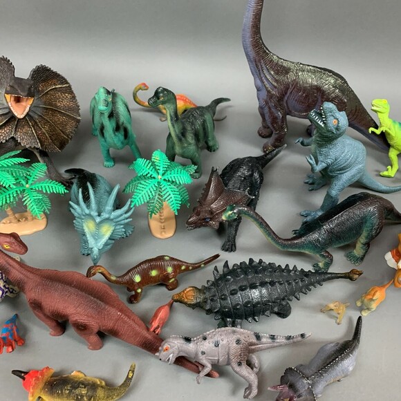 Variety of Toys Dinosaurs Hard Plastic Lot of 31 Pretend Play - Picture 5 of 10